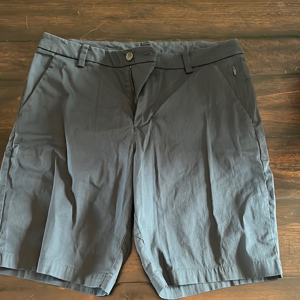 Men’s Lululemon shorts